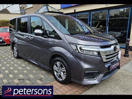 2017 Honda Stepwagon - photo 2