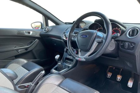 2016 Ford Fiesta - photo 9