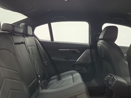 2025 BMW 5-Series - photo 22