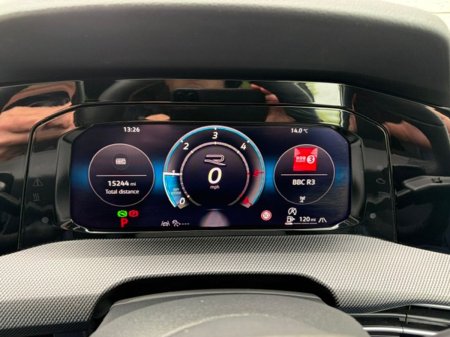 2025 Volkswagen Golf - photo 14