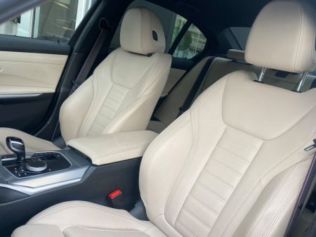 2022 BMW 3-Series - photo 13