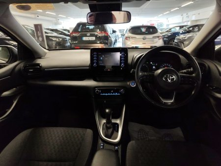 2023 Toyota Yaris - photo 8
