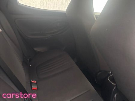 2021 Toyota Yaris - photo 10