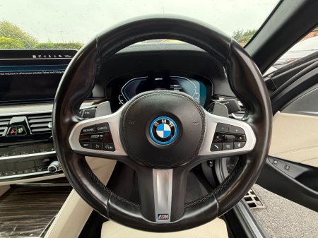 2022 BMW 5-Series - photo 27