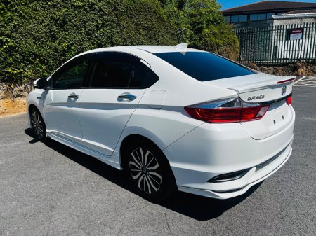2018 Honda Grace - photo 8