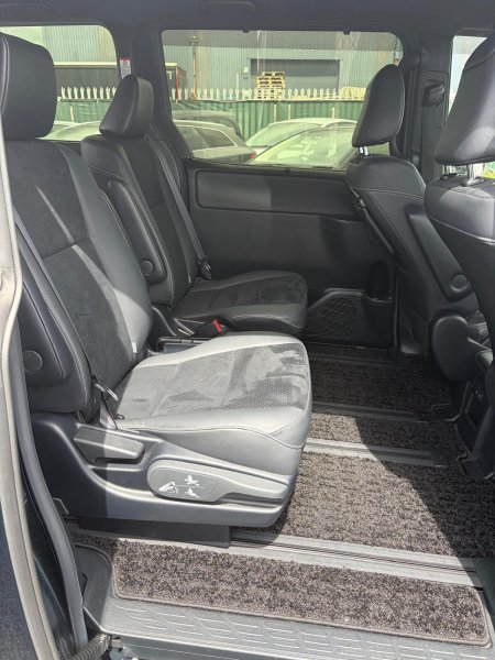 2021 Toyota Voxy - photo 18