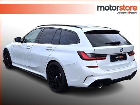 2022 BMW 3-Series - photo 2