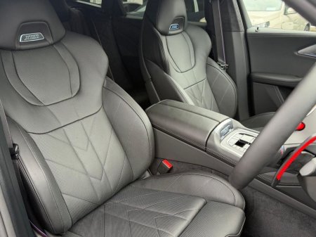 2026 BMW XM - photo 12