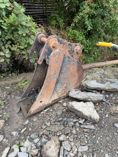 0 HITACHI  - photo 12