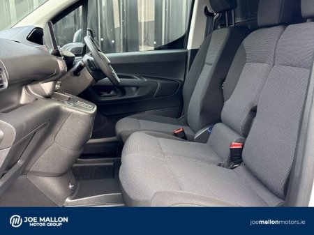 2027 Peugeot Partner - photo 8