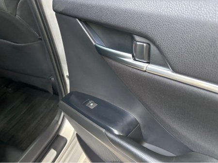 2020 Toyota Camry - photo 4