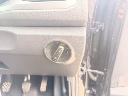 2024 Volkswagen T-Roc - photo 8