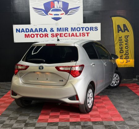 2017 Toyota Vitz - photo 10