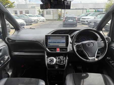 2021 Toyota Voxy - photo 21