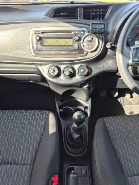 2012 Toyota Yaris - photo 19
