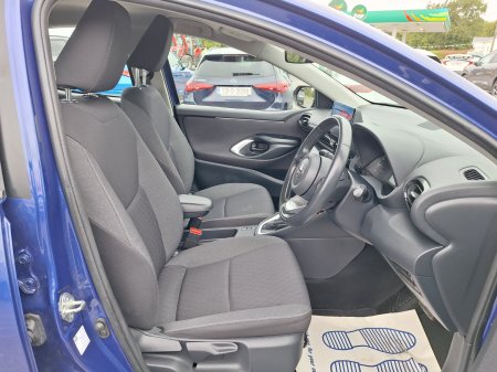 2023 Toyota Yaris - photo 12