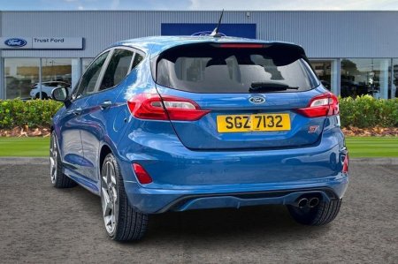 2020 Ford Fiesta - photo 2