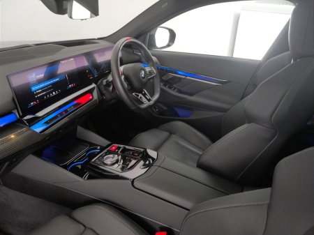 2025 BMW M5 - photo 7