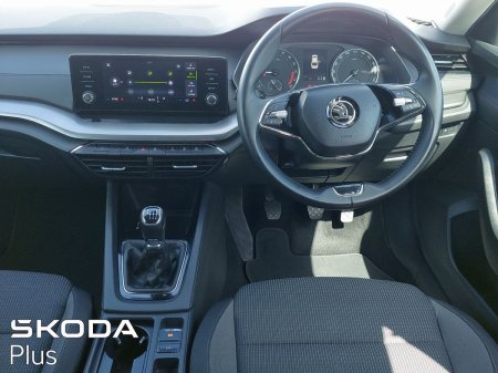 2022 Skoda Octavia - photo 2