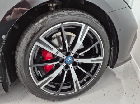 2025 BMW 5-Series - photo 9