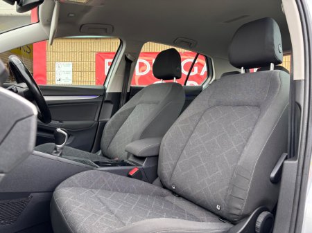 2021 Volkswagen Golf - photo 9