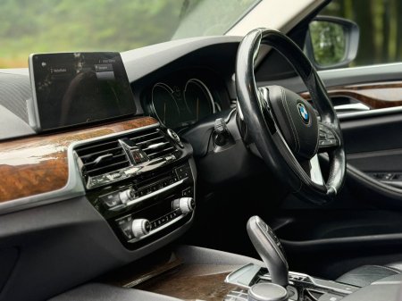 2017 BMW 5-Series - photo 4