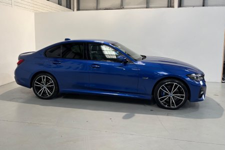 2022 BMW 3-Series - photo 2