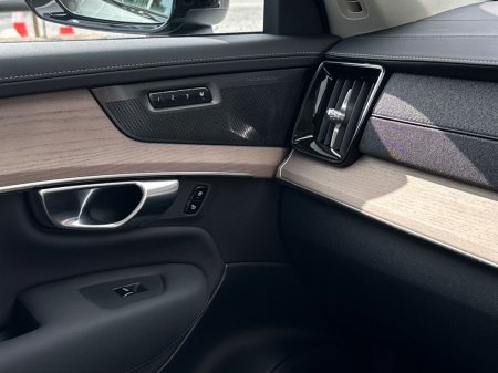 2025 Volvo XC90 - photo 21