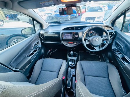 2018 Toyota Vitz - photo 19