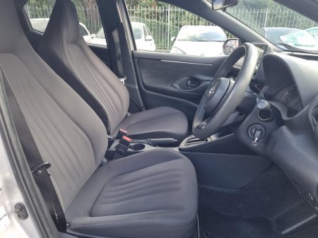2021 Toyota Yaris - photo 9