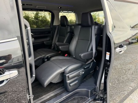 2019 Toyota Alphard - photo 17