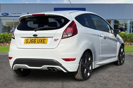 2016 Ford Fiesta - photo 4