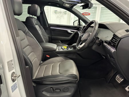 2023 Volkswagen Touareg - photo 24