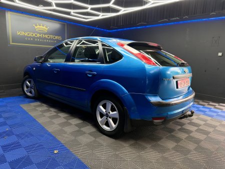 2005 Ford Focus - photo 8