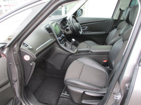 2017 Renault Scenic - photo 13