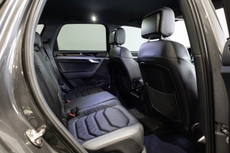 2025 Volkswagen Touareg - photo 12