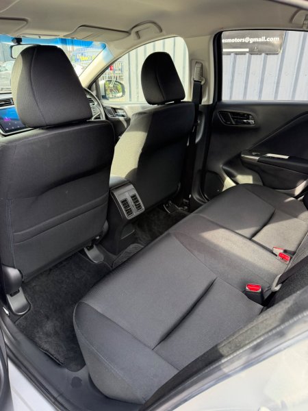 2015 Honda Grace - photo 8