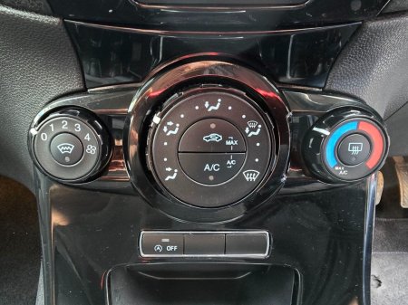 2016 Ford Fiesta - photo 14