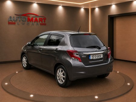 2015 Toyota Vitz - photo 13