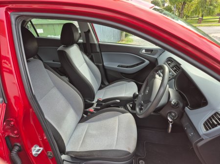 2016 Hyundai i20 - photo 8