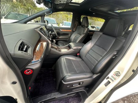 2015 Toyota Alphard - photo 14