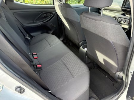 2021 Toyota Yaris - photo 8