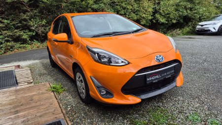 2017 Toyota Aqua - photo 2