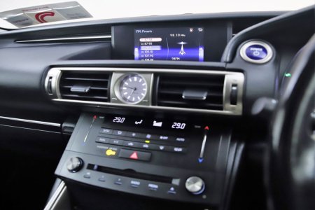 2017 Lexus IS - photo 21
