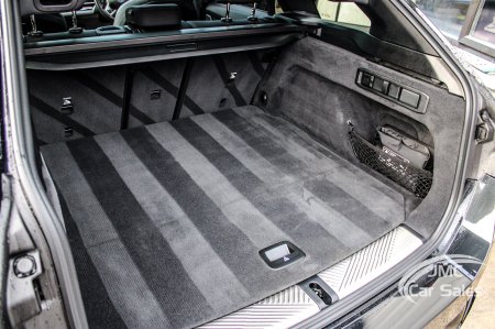 2025 BMW 5-Series - photo 13