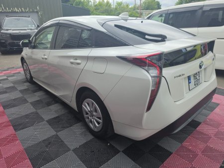 2016 Toyota Prius - photo 2