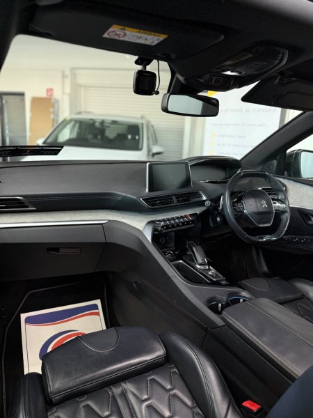 2018 Peugeot 5008 - photo 17