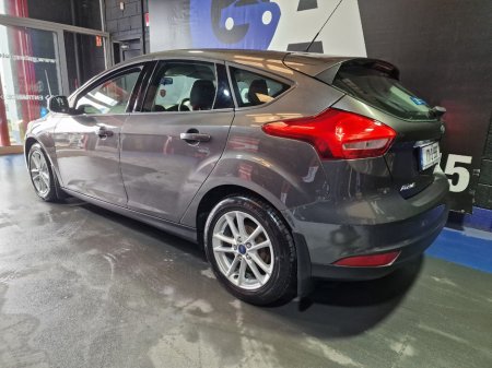 2017 Ford Focus - photo 6