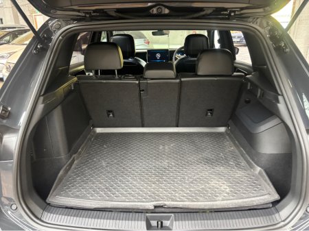 2025 Volkswagen Tiguan - photo 25