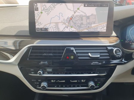 2021 BMW 5-Series - photo 8